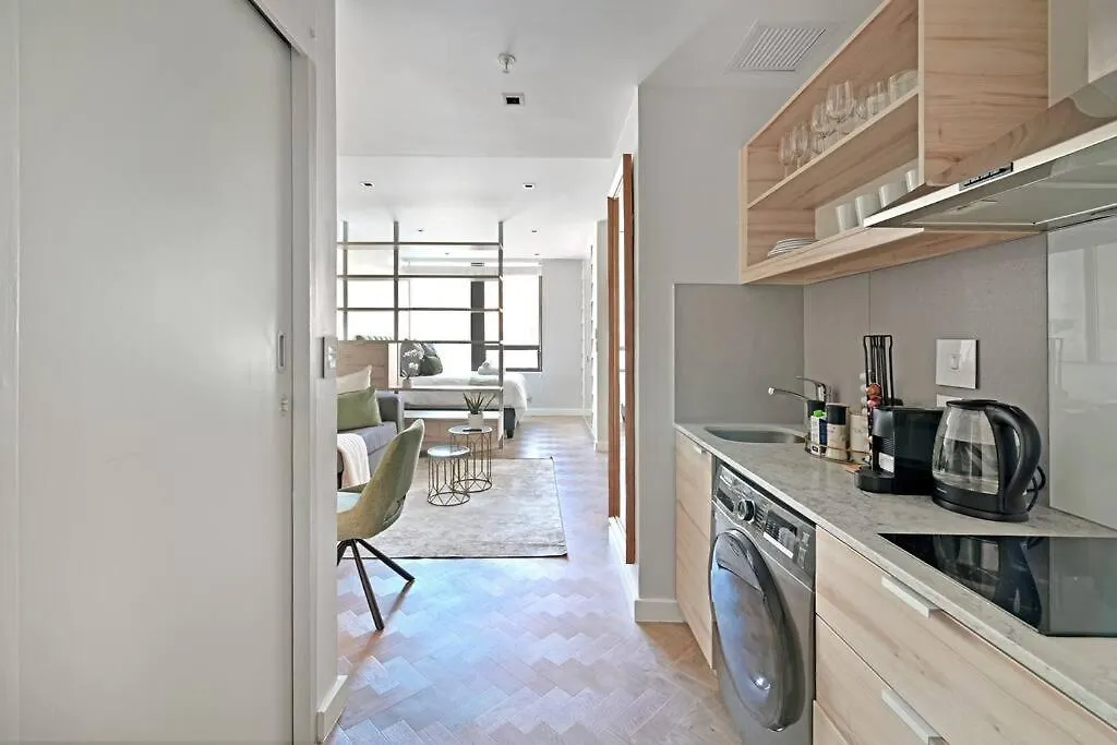 Aquila - Stylish 1-Bed Apartment In Iconic High-Rise City Views Cape Town 0*,  Güney Afrika