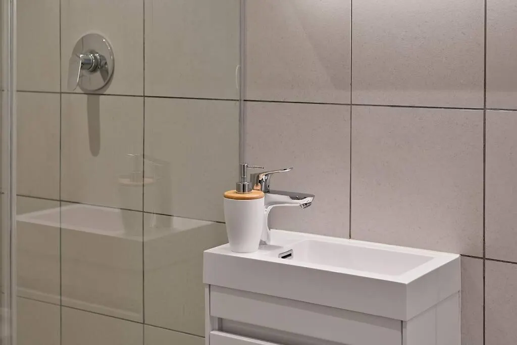 Aquila - Stylish 1-Bed Apartment In Iconic High-Rise City Views Cape Town