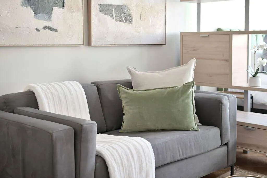 Aquila - Stylish 1-Bed Apartment In Iconic High-Rise City Views Cape Town